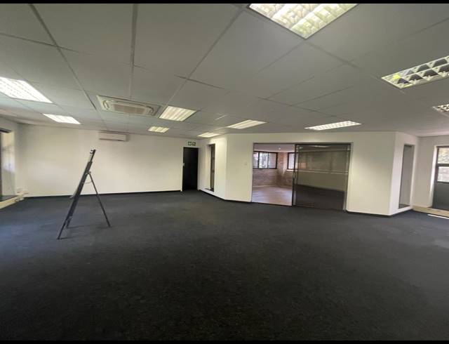 150M² OFFICE TO LET IN HURLINGHAM